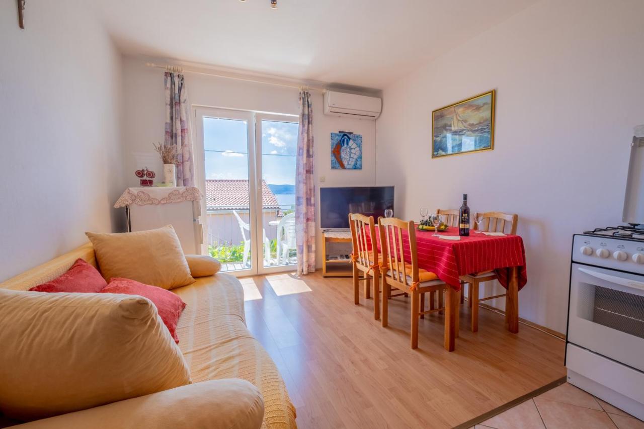 Cozy Apartments With Sea View Novi Vinodolski Exterior foto